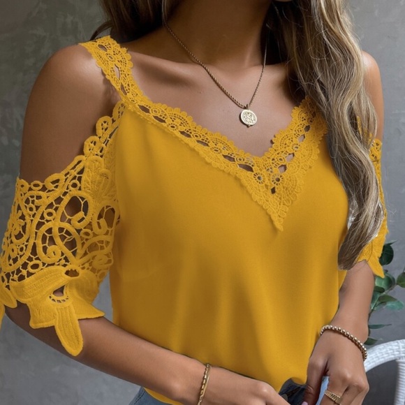 Luxe lace cold shoulder blouse - Picture 9 of 9
